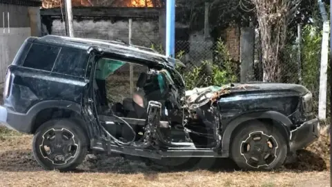 Así quedó el auto en el que viajaba la familia de Mendoza