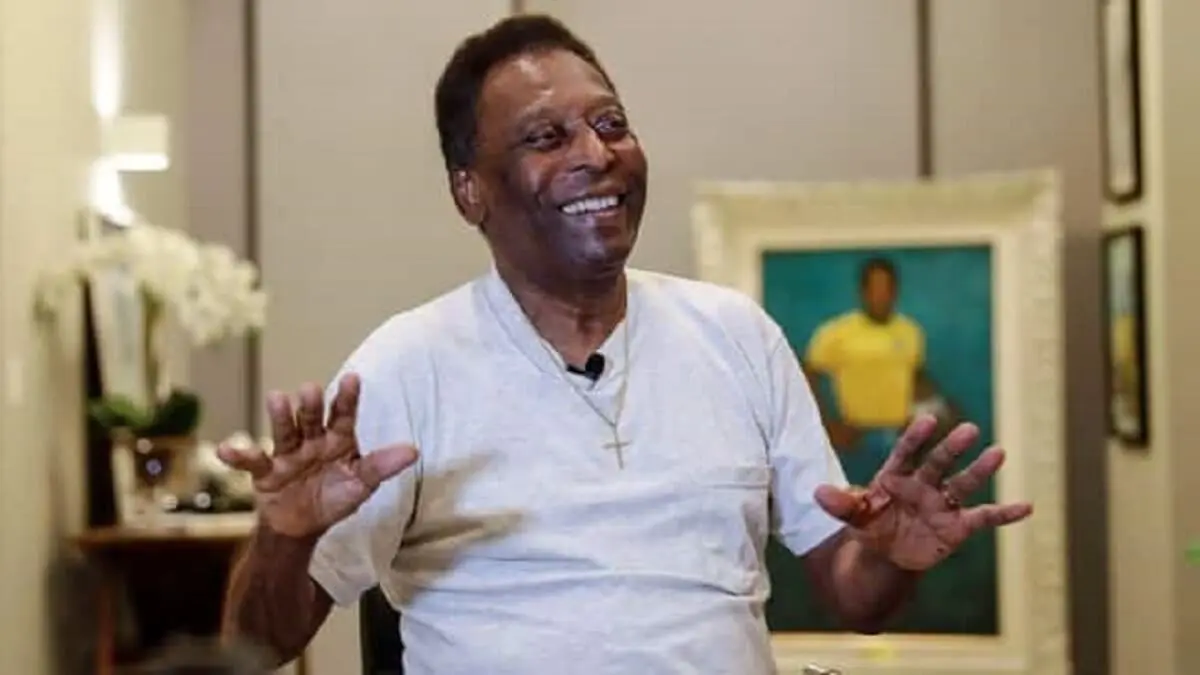 ¡»QUE MEJORES PRONTO»! Así animan los fanáticos del fútbol al rey Pelé, desde Catar (+Video)