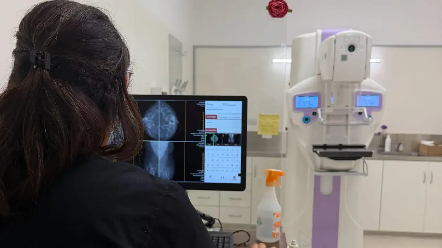 Octubre Rosa en Rafaela: el Hospital Jaime Ferré ya realizó más de mil mamografías durante 2026 - 2