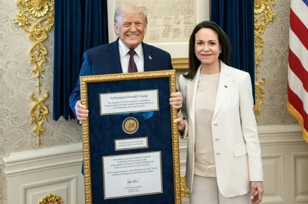 María Corina Machado le entregó la medalla del Nobel a Trump
