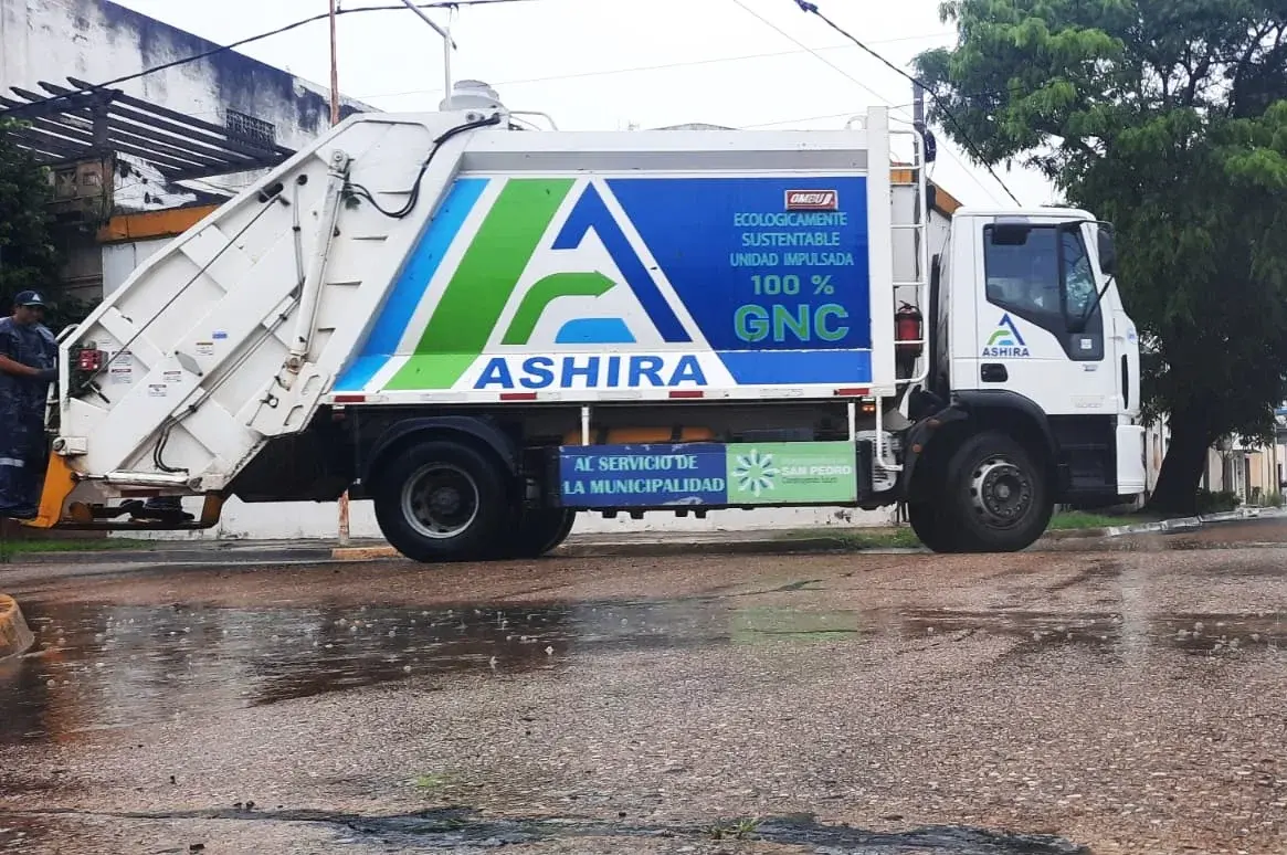 Uno de los camiones de Ashira, la empresa a cargo del servicio de recolección de residuos.