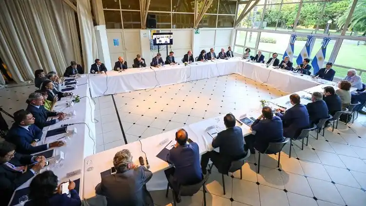 Cuarentena obligatoria: Alberto Fernández está reunido con los gobernadores