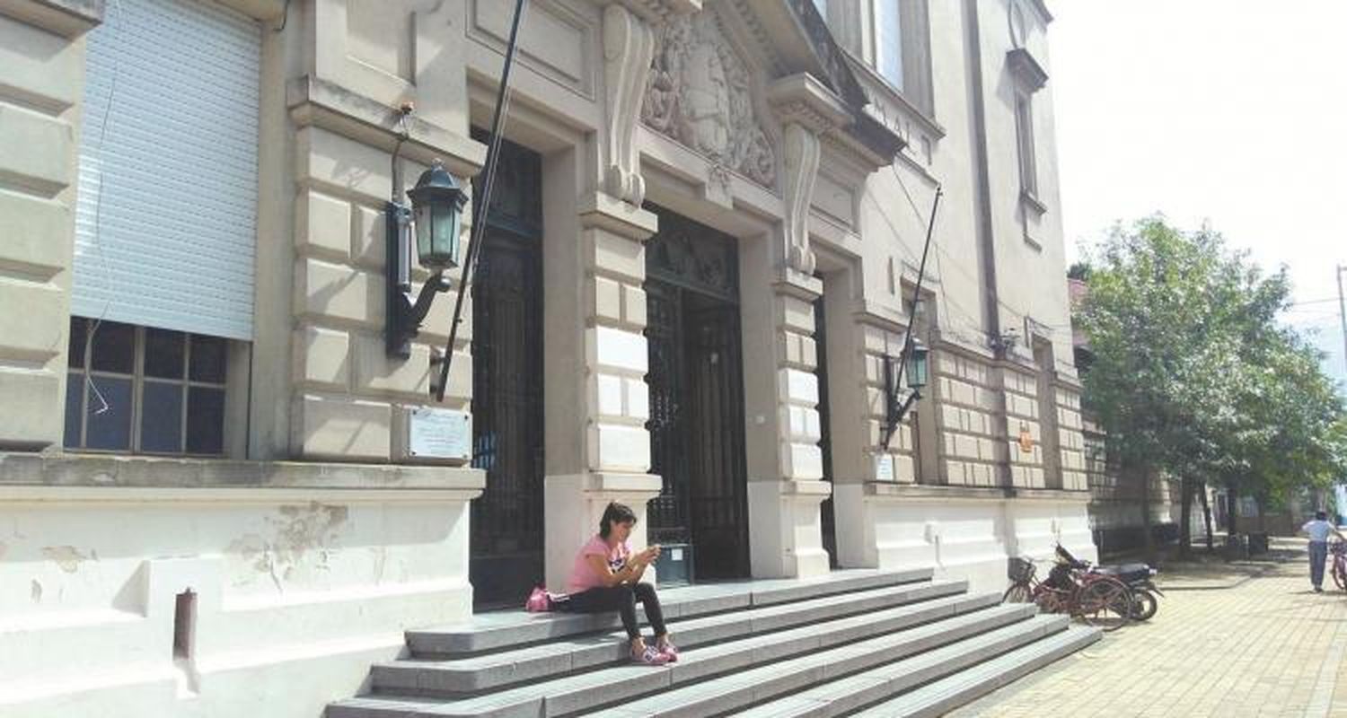 Por duelo a raíz del fallecimiento de Ana Cachari no se dictan clases en el edificio del Normal