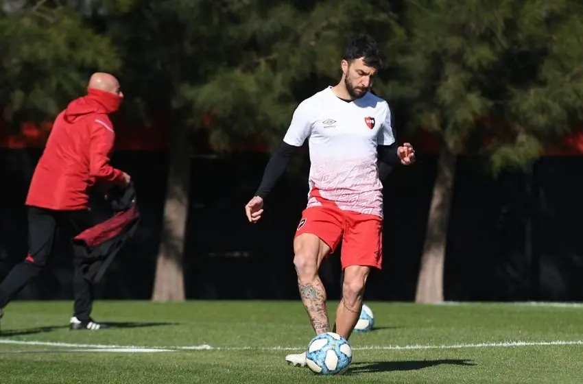 Nacho Scocco dio positivo de coronavirus y se perderá el arranque de la pretemporada de Newells