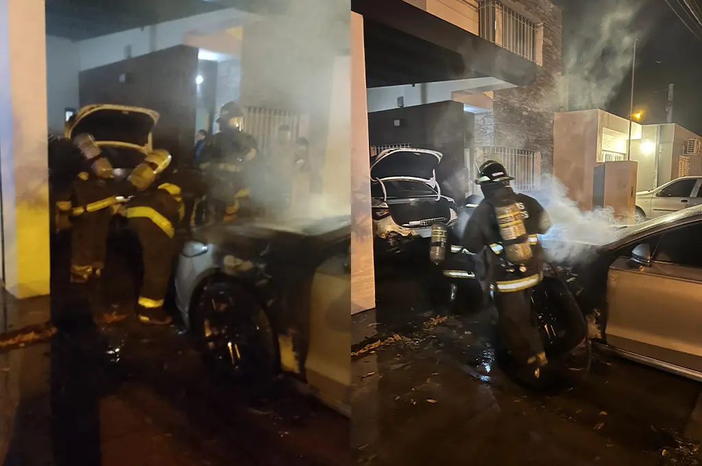 Un auto estacionado en la vereda ardió en llamas en plena madrugada: rápida intervención de los bomberos