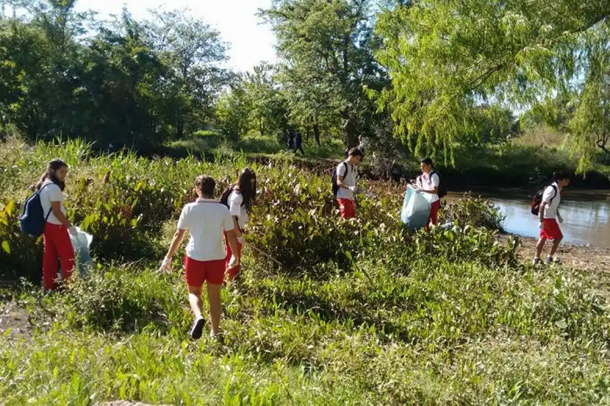 Nueva limpieza del río: Cinco escuelas ya se sumaron