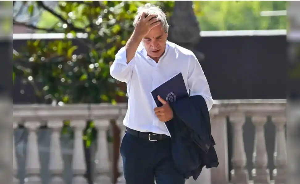 Caputo sigue ajustando