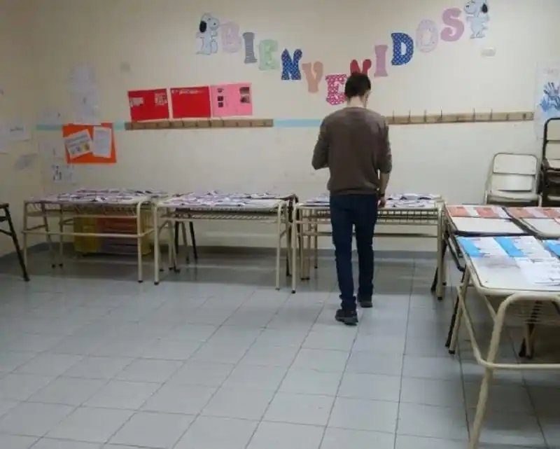 Denuncian la aparición de boletas de las PASO en Campana y Bragado