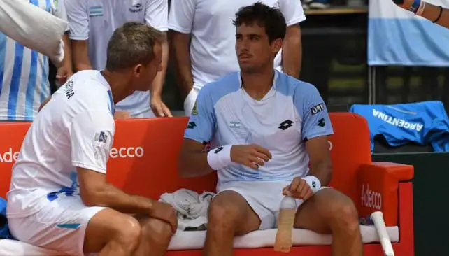 Pella no pudo con Fognini y Argentina jugará el repechaje