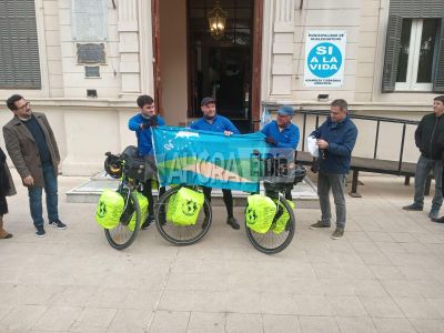 Rumbo al Mundial 2026: Tres gualeguaychuenses iniciaron hoy la travesía ciclística que culminará en Estados Unidos