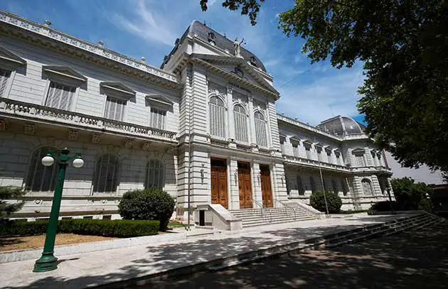 Crean registro de aspirantes trans y travestis para trabajar en el Poder Judicial provincial