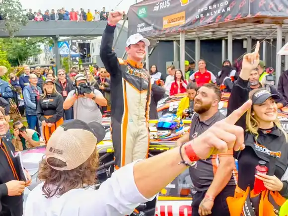 Fritzler le ganó el duelo a Canapino y volvió al triunfo en el TC en Posadas