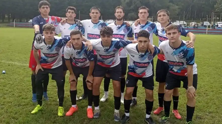 FOTO LIGA TANDILENSE DE FÚTBOL Loma Negra, líder de Primera B, visitará a Excursionistas.
