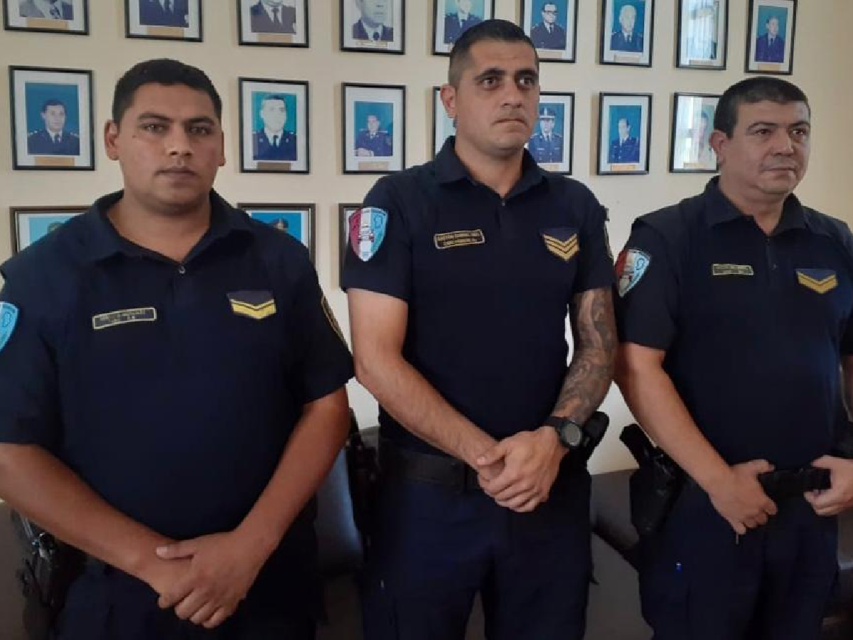 “No lo pensás, solo querés ayudar”: policías se vistieron de héroes en el incendio de un geriátrico 
