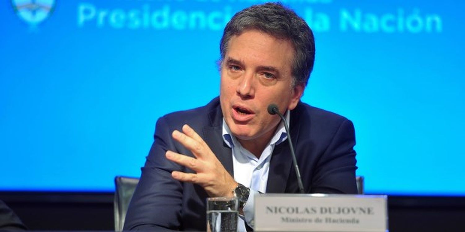 Dujovne anunció más ajuste: “Los privilegios del sector público tienen que terminarse”