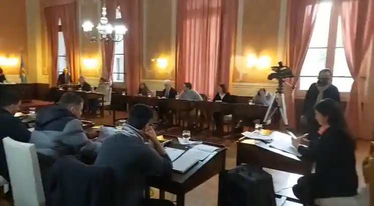 Con el voto doble de Presidencia, el oficialismo aprobó que el Gobierno use el Fondo de Obras Públicas Comunitarias