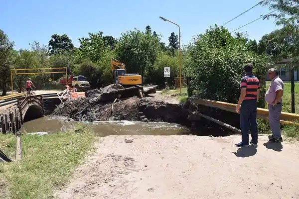Avanzan la construcción del puente para el Camino de la Costa