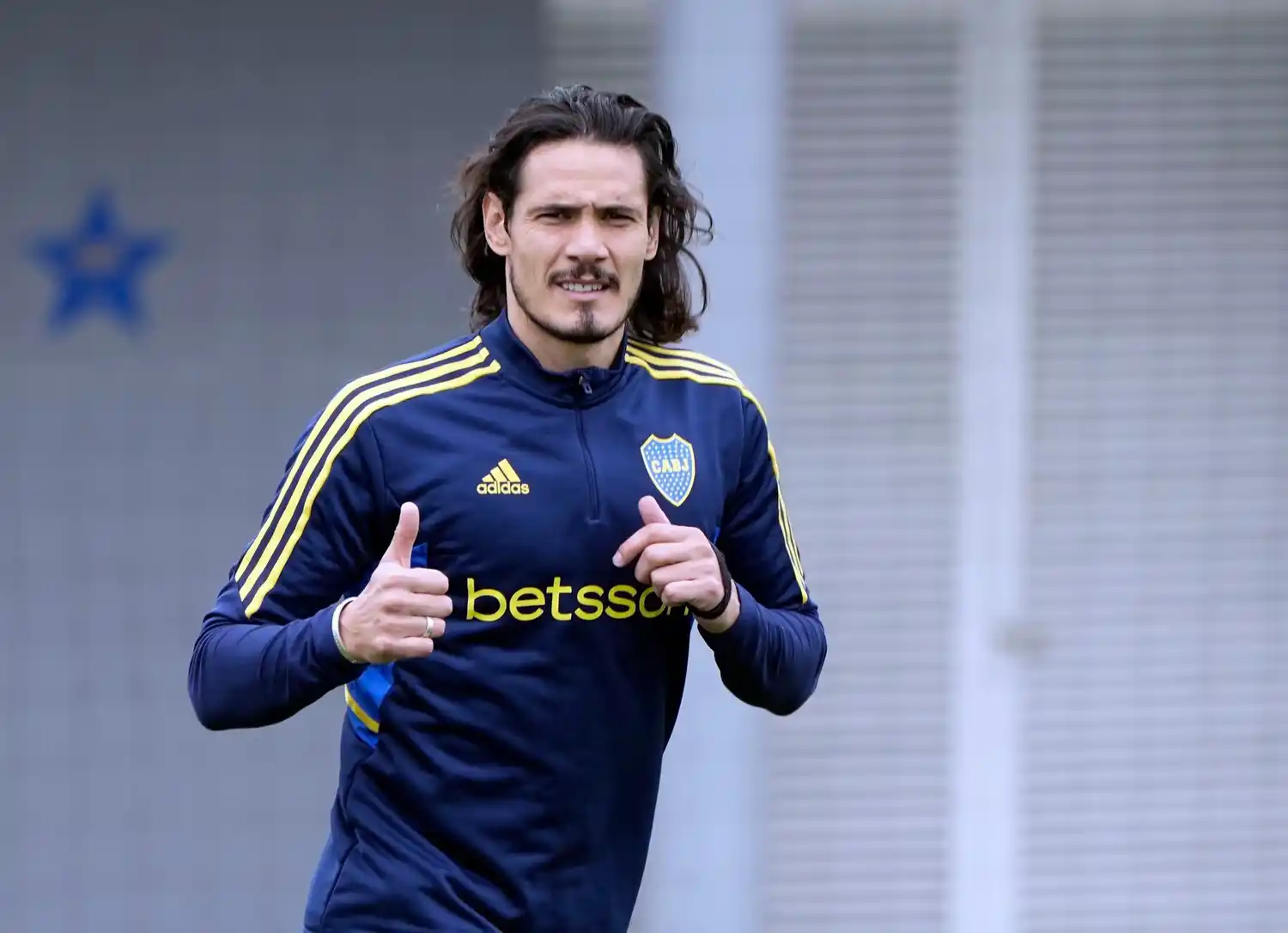 Cavani se movió diferenciado.