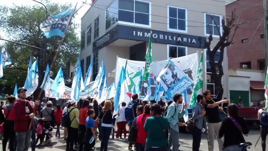 La Plata: Escracharon inmobiliarias por especulación 