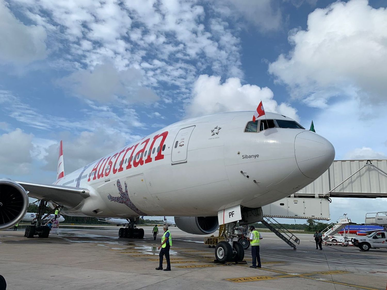 Austrian Airlines resumes flights to Cancun