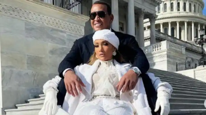 EL ANILLO ¿PA’ CUÁNDO? SE QUEDÓ EN EL JOYERO: Jennifer López y Alex Rodríguez terminaron