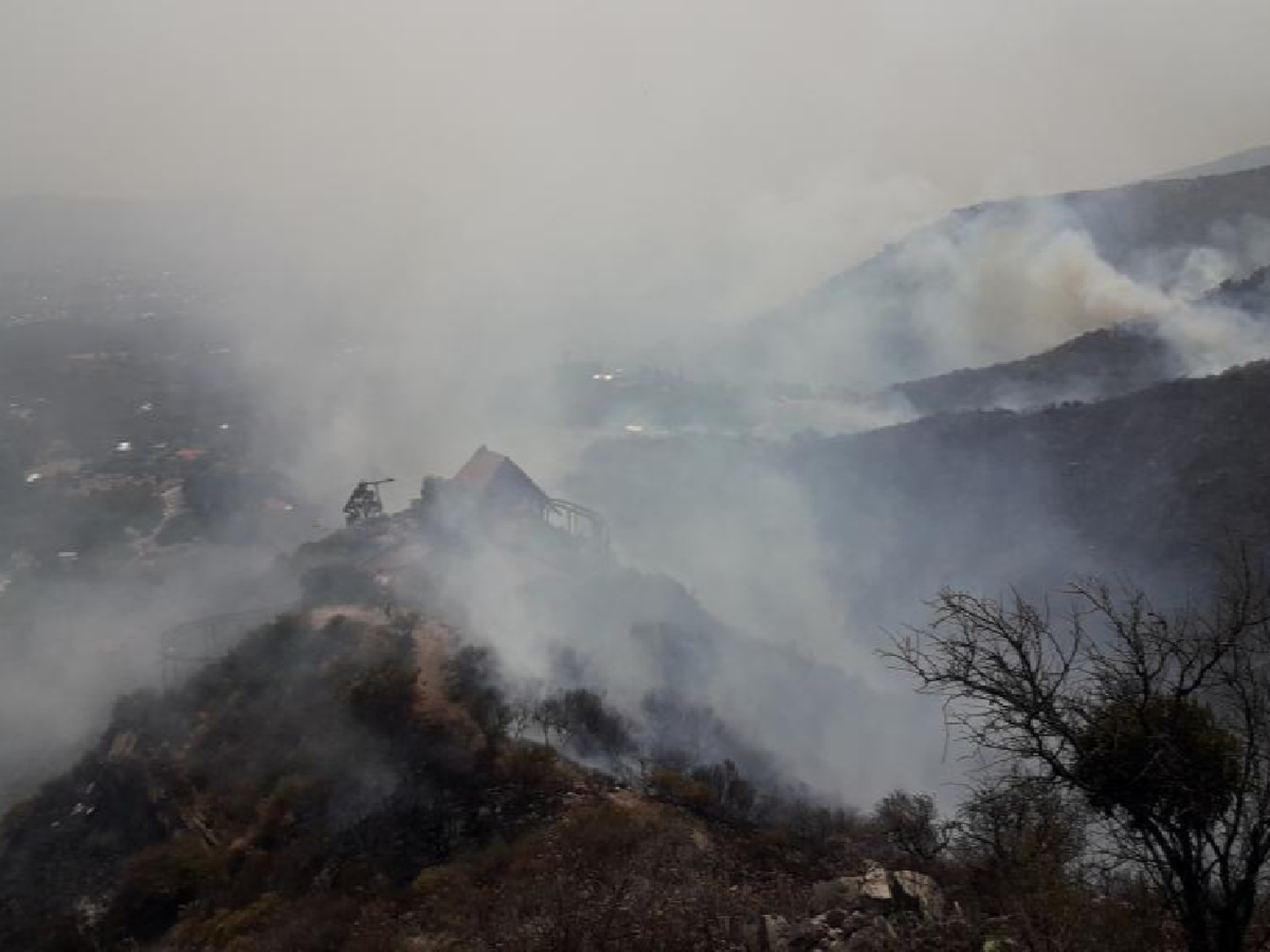 La lluvia ayudó y ya no quedan focos de incendio activos en Córdoba