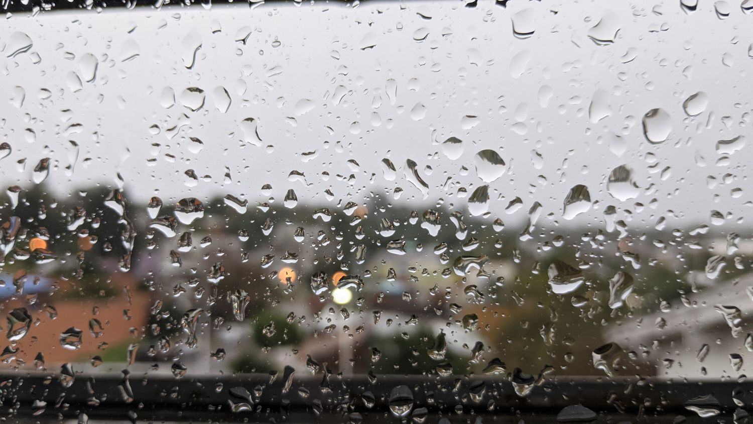 Rige alerta por tormentas para la madrugada del domingo