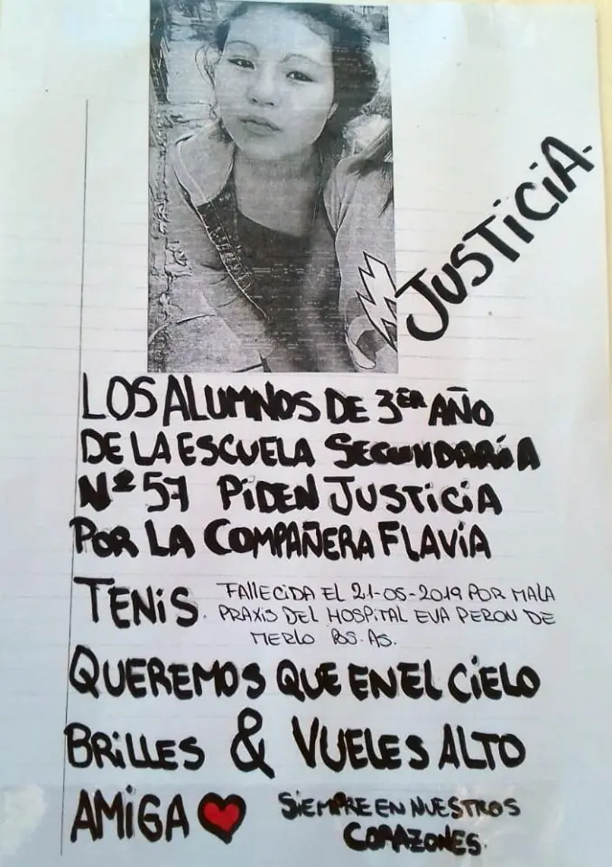 Marcharon al Hospital de Merlo para pedir que la justicia por la muerte de una joven
