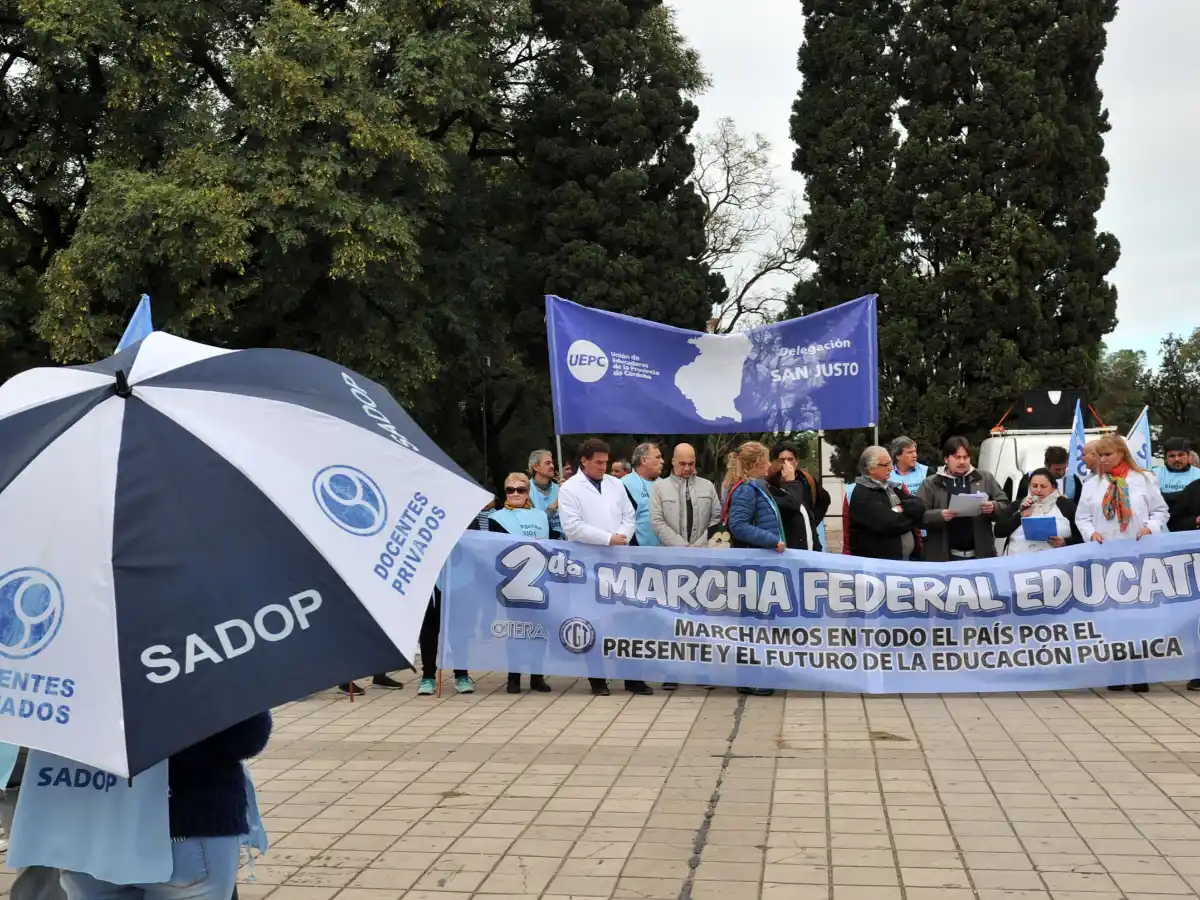 Previo al paro de la semana próxima, docentes pidieron reabrir la paritaria 