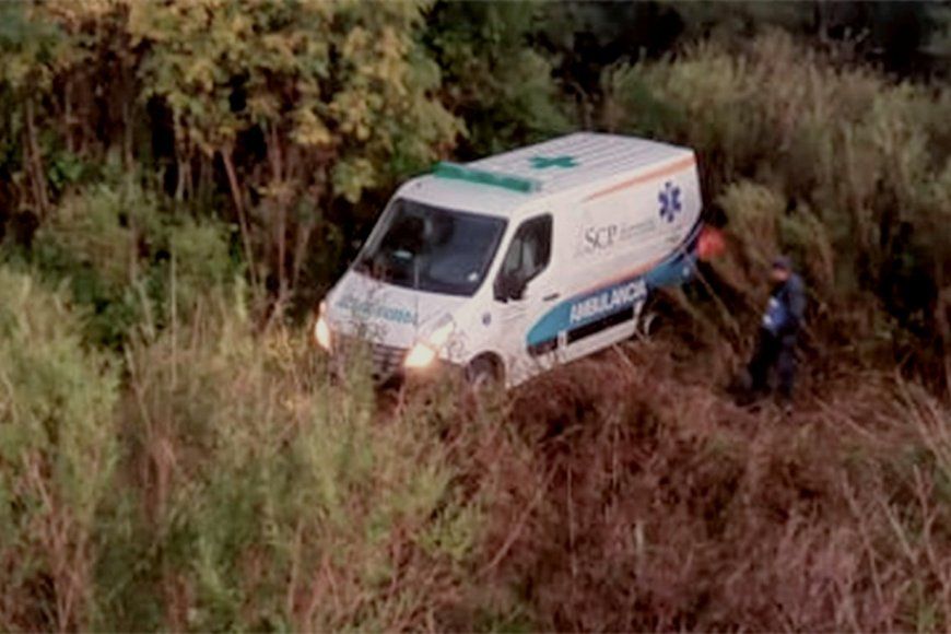 Una ambulancia sufrió un despiste cuando trasladaba a dos pacientes