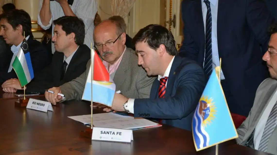 Santa Fe firmó un convenio con Nación para garantizar el derecho a la identidad