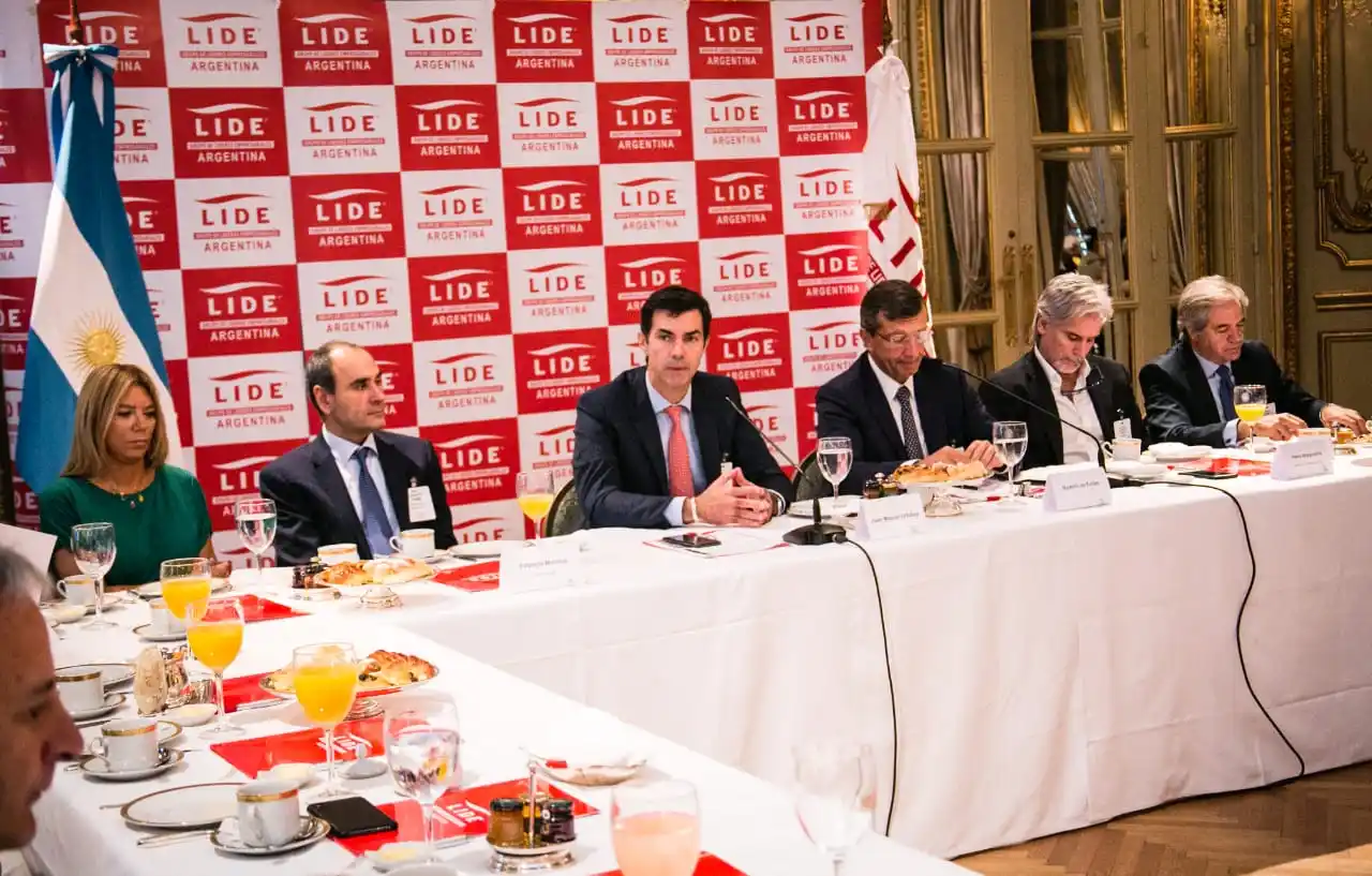 "Es técnicamente imposible un ballotage entre Cristina y Macri", dijo Urtubey en un Networking Breakfast