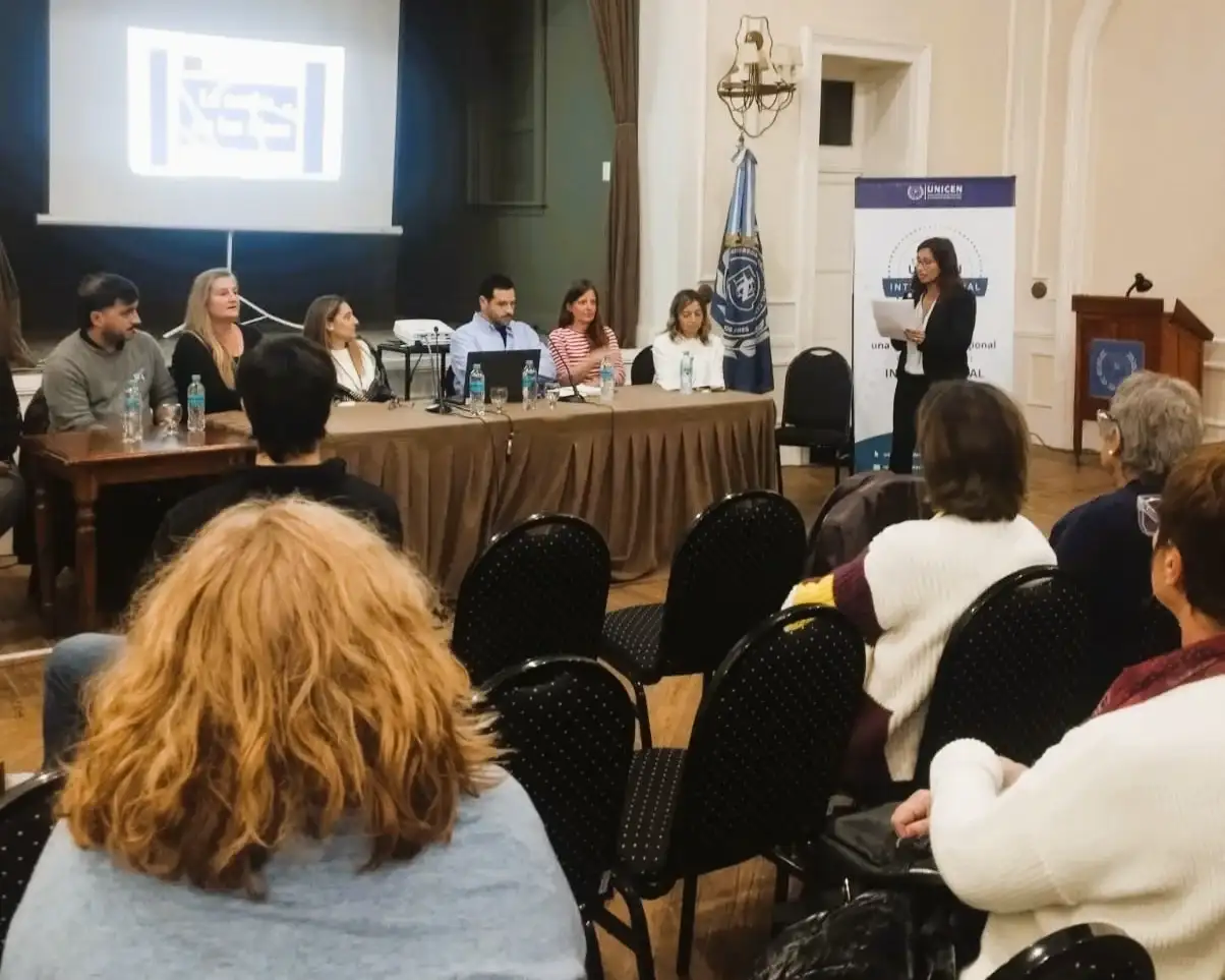 Las actividades en el marco de “La Noche de las Ideas 2026” se realizaron en el Aula Magna del Rectorado de la Unicen.