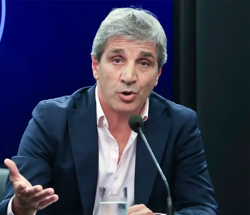 Caputo afirmó que habrá reforma impositiva y que se cumplirán las metas con el FMI