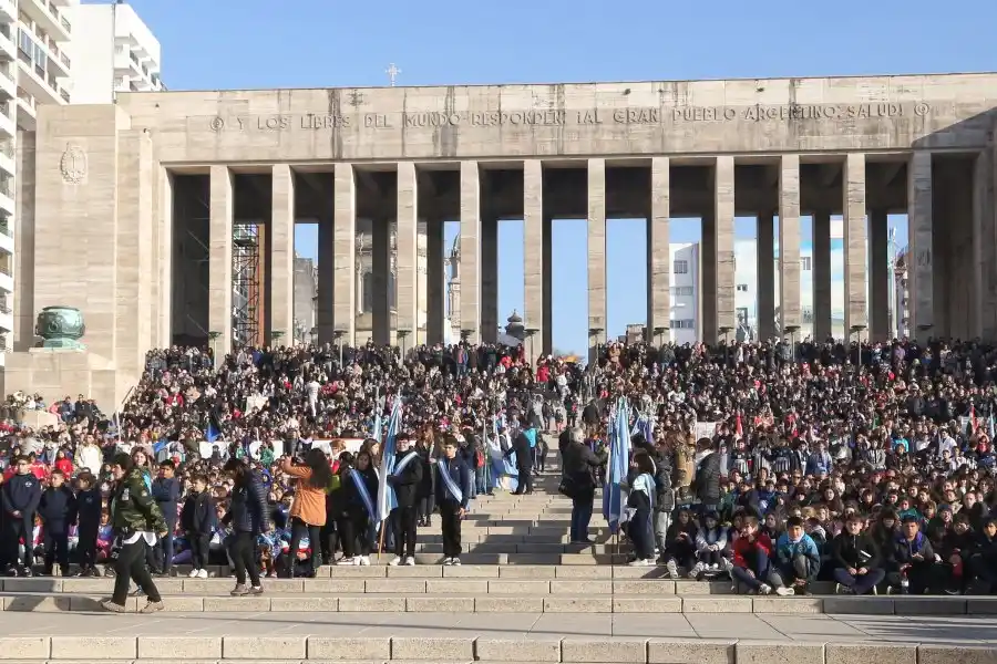 Acto por el Dïa de la Bandera en Rosario