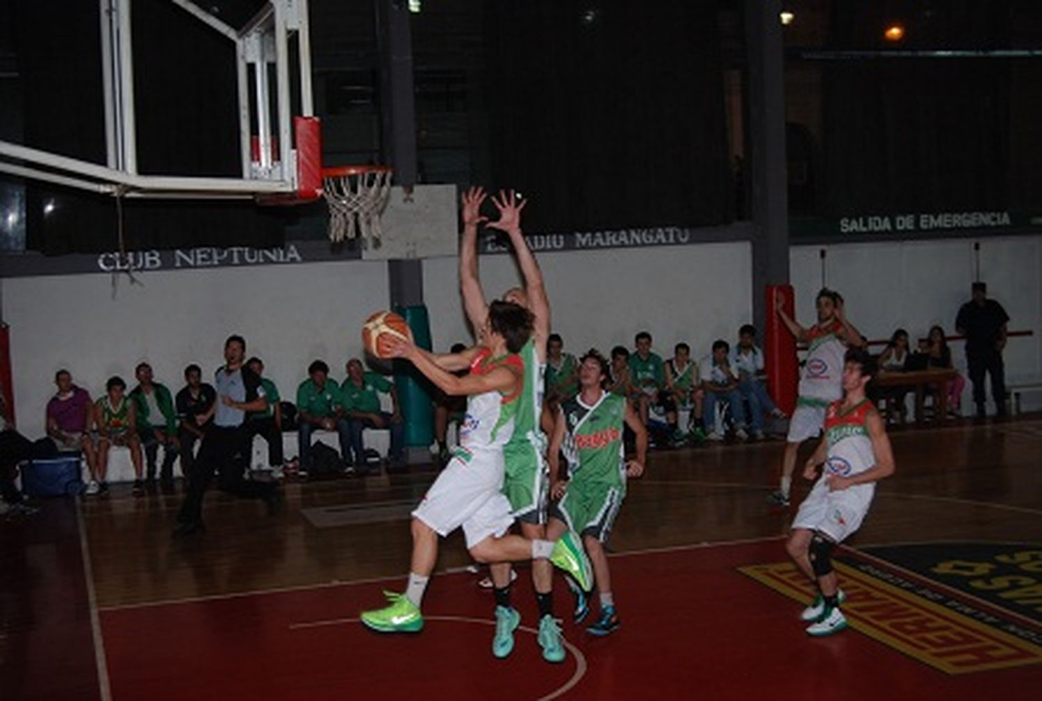 Neptunia derrotó a Racing y lo mandó a Concordia