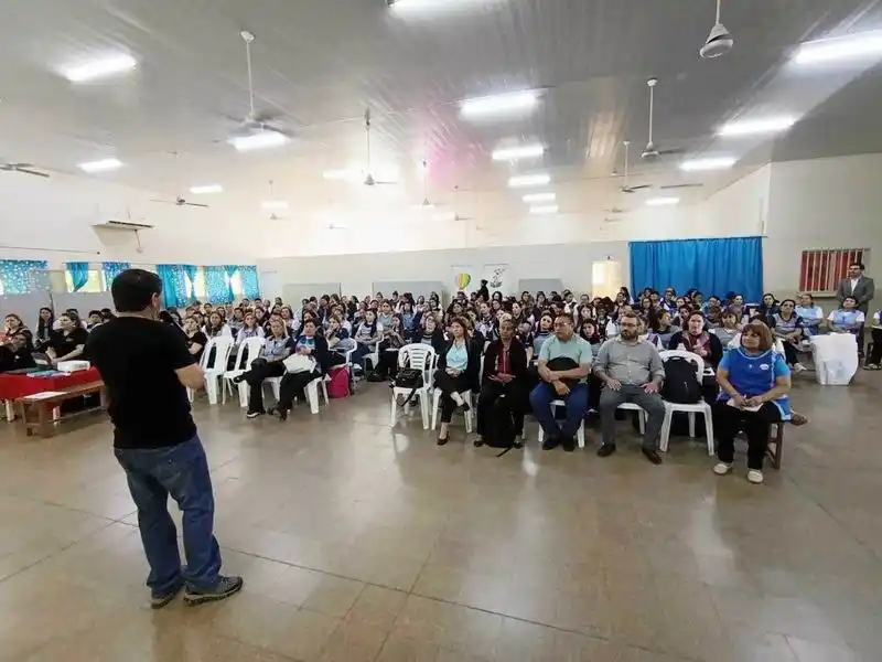 Neurodiversidad: Educación Especial 
dictó charla en institución del Nivel Inicial