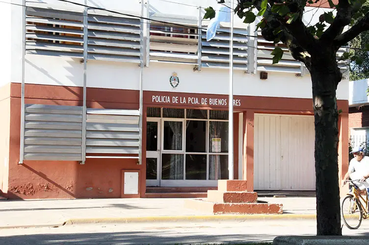 Hostigaba a su expareja y la Policía lo atrapó en una casa