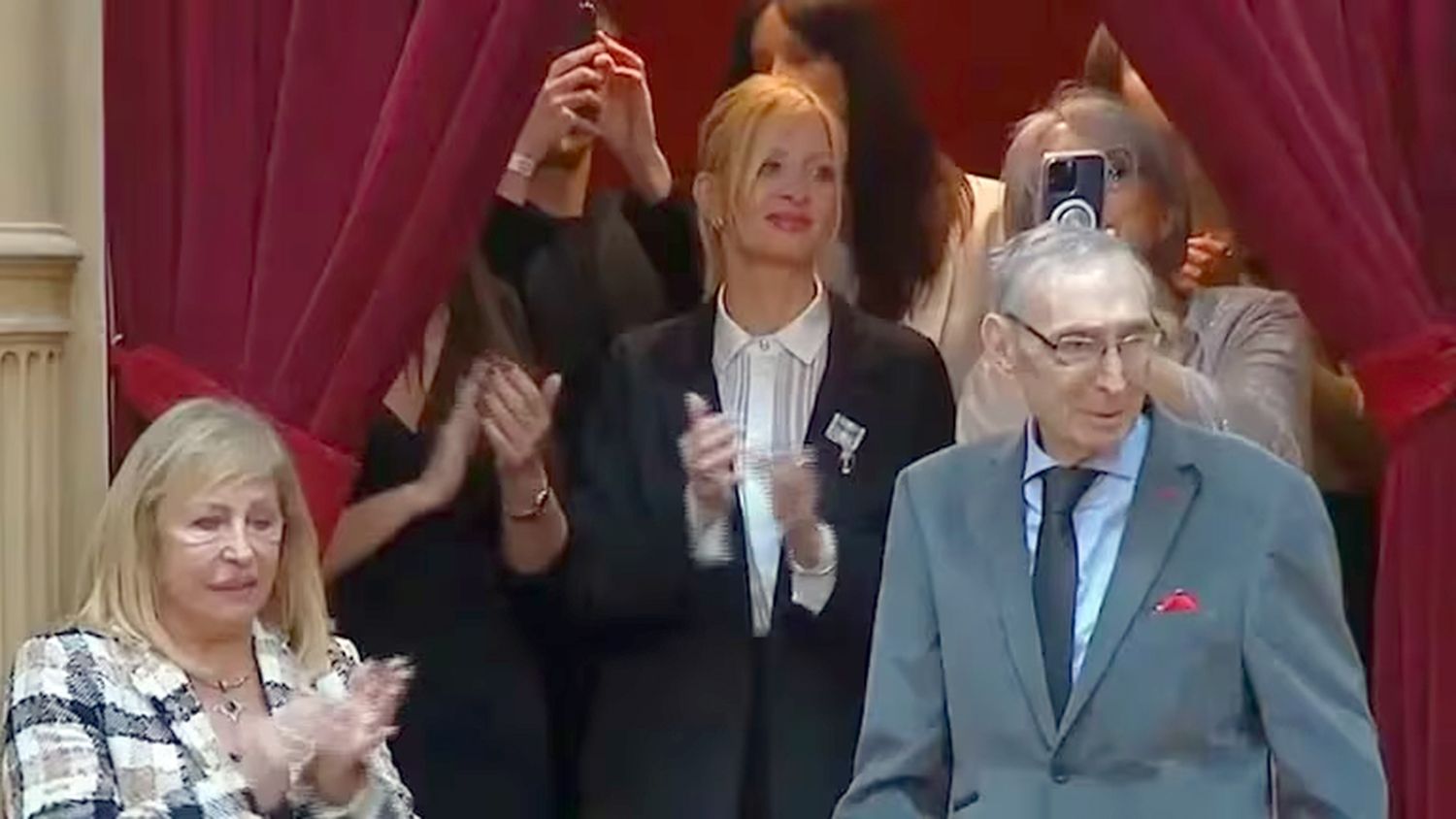La actual pareja del presidente asistió a la presentación del presupuesto 2025. Espera junto a otros invitados especiales las palabras de Javier Milei.