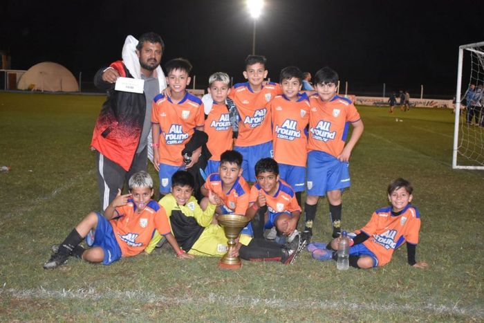 Los equipos campeones del Torneo.