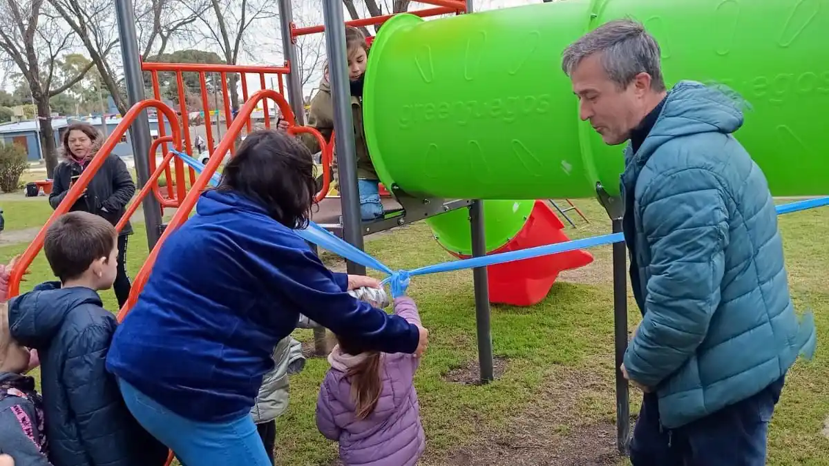 Recorrida. Del intendente Pablo Barrena por la plaza