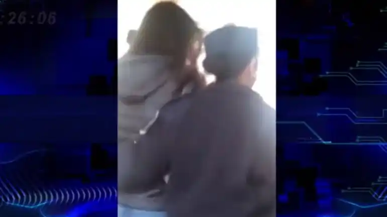 Así se llevaban a la mamá del bebé muerto hallado en un contenedor 