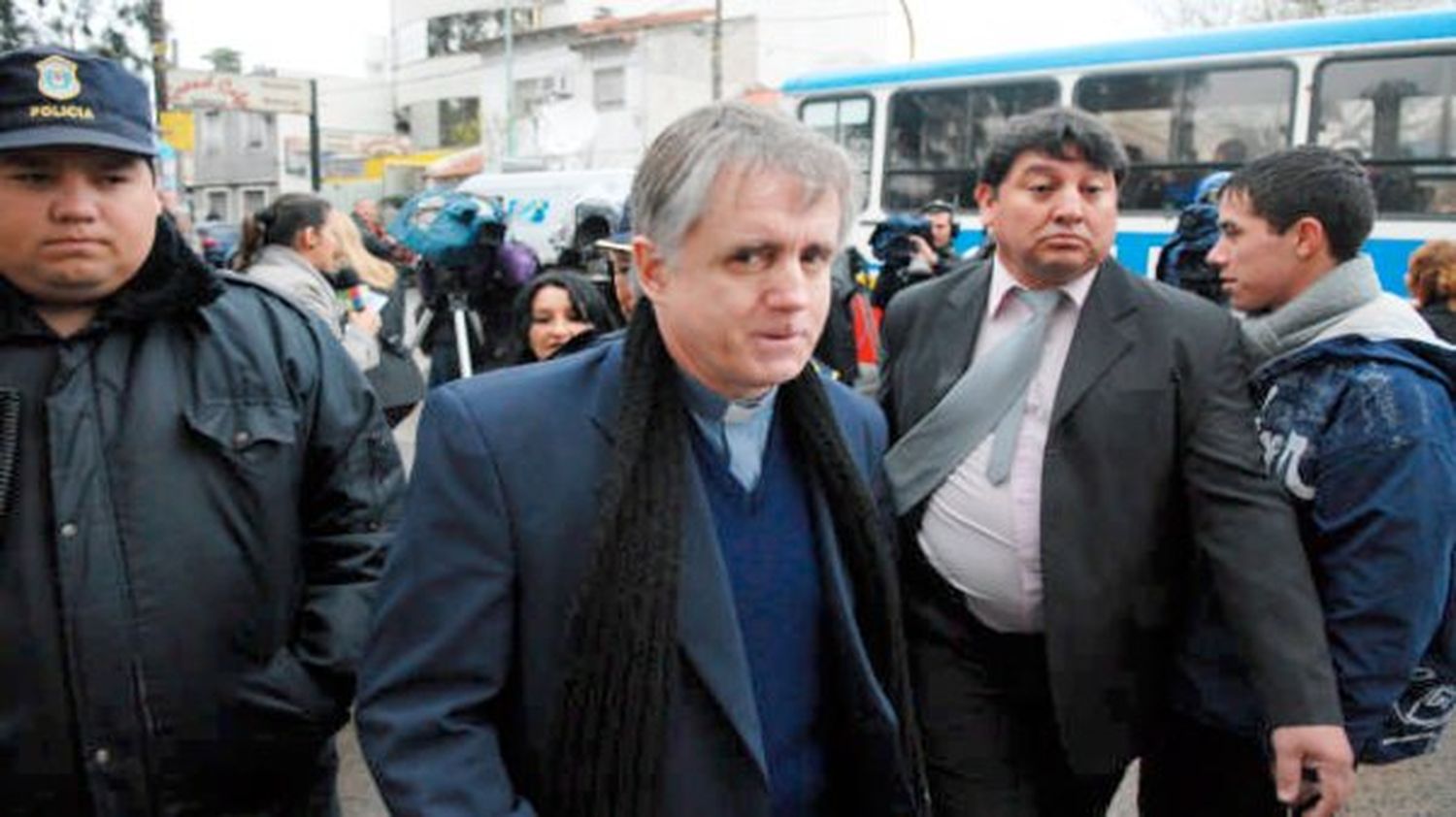 Tras la confirmación de la condena, piden la detención del padre Grassi