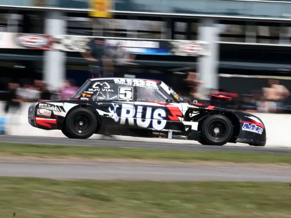 Ganó Bava y Newing llegó 15to. en La Plata