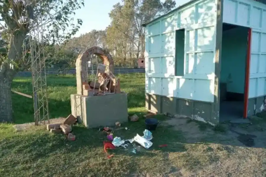 Actos vandálicos sobre imágenes de fe en Arocena, Coronda y Desvío Arijón