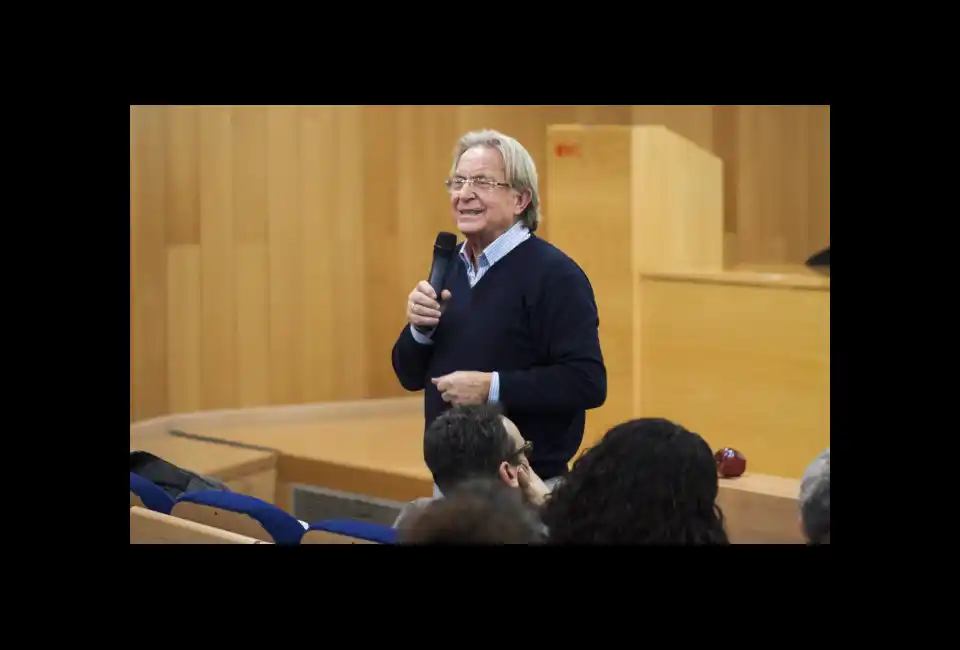 El Concejo declaró como Visitante Destacado al pedagogo Miguel Santos Guerra