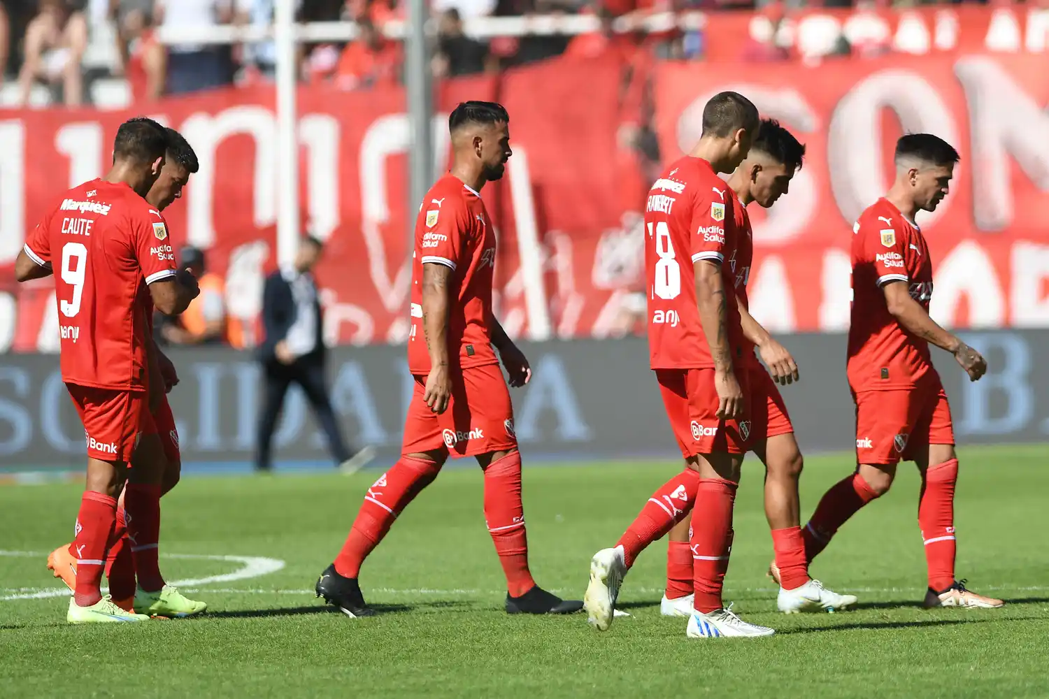 Independiente volvió a perder de local y Avellaneda es un infierno: Cayó con Estudiantes y el equipo se fue insultado