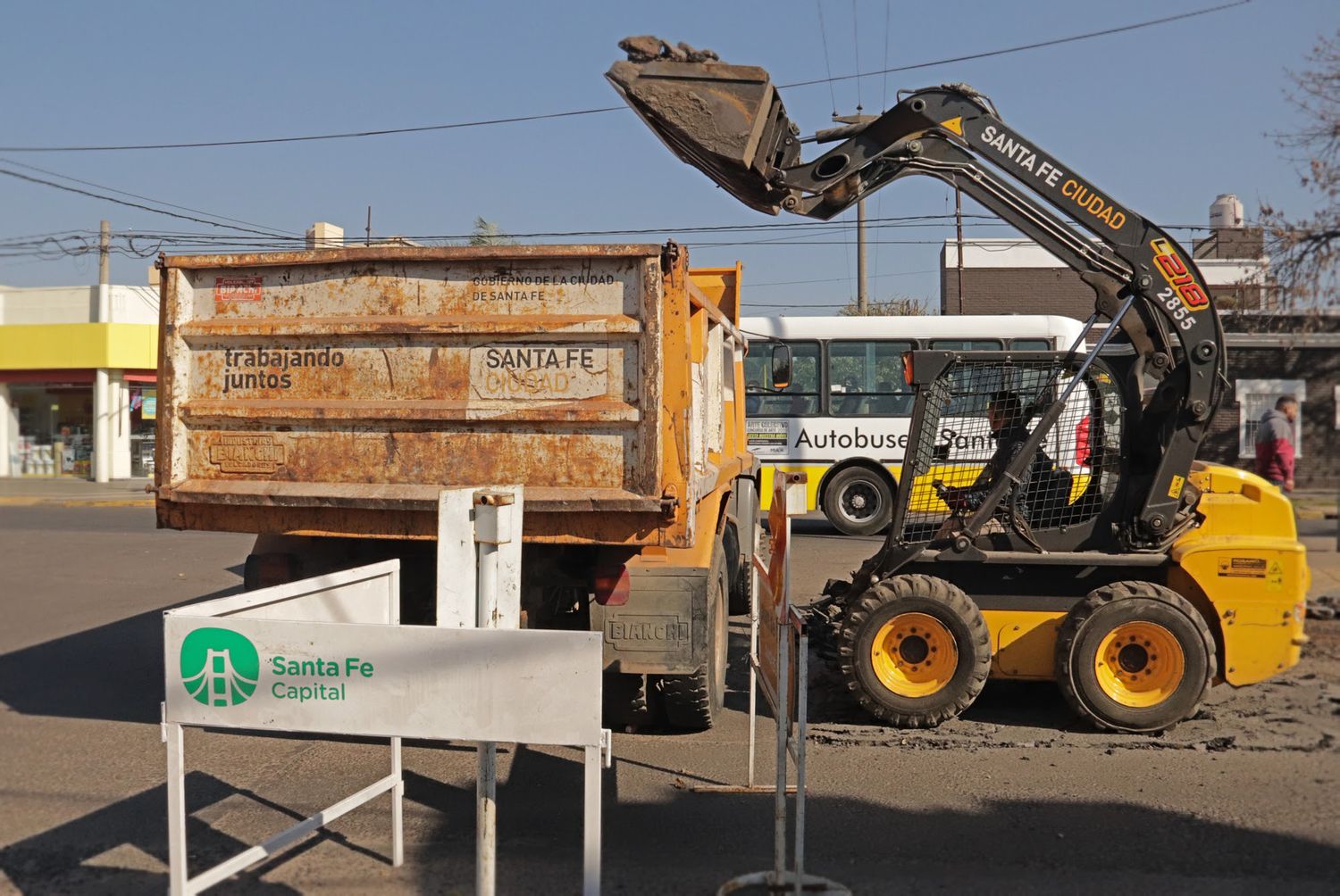 La Municipalidad prosigue con el plan de bacheo, ahora en Aristóbulo del Valle