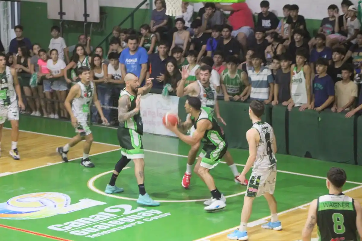 El clásico fue para Centro Bancario por 61-54. De esta manera, los dirigidos por Román Nuñez salieron del fondo de la tabla de la Zona "A" de la Región Litoral