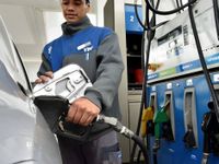 YPF: será más barato cargar nafta después de la medianoche